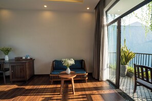 1 bedroom, desk, laptop workspace, blackout drapes