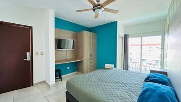 1 bedroom, desk, iron/ironing board, WiFi