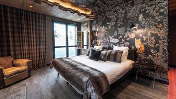 Hochwertige Bettwaren, Betten mit Memory-Foam-Matratzen, Zimmersafe