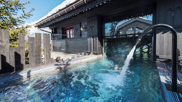 Chalet SISIMIUT | 5 bedrooms, premium bedding, memory-foam beds, in-room safe
