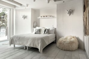Premium bedding, memory-foam beds, in-room safe, iron/ironing board - Le Hameau de Marcandou (Courchevel)
