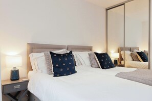 1 bedroom, desk, iron/ironing board, WiFi