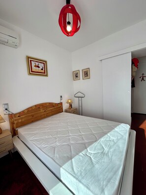 3 室のベッドルーム、デスク、アイロン / アイロン台、WiFi (無料)