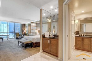 デスク、アイロン / アイロン台、WiFi、ベッドシーツ