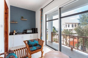 Mini-fridge, oven, stovetop, cookware/dishes/utensils - Mimea Boutique villa  (Jambiani)