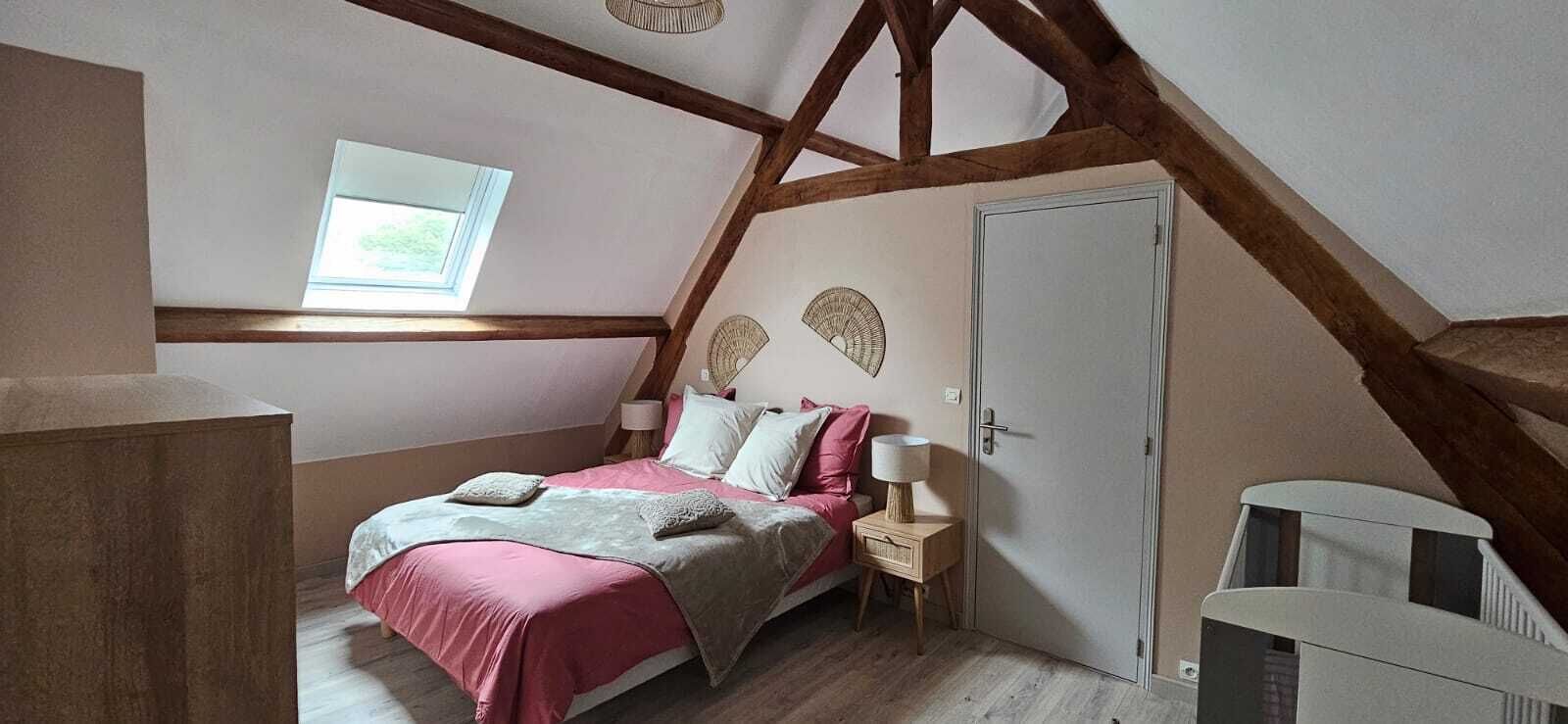 2 bedrooms, iron/ironing board, free WiFi, bed sheets