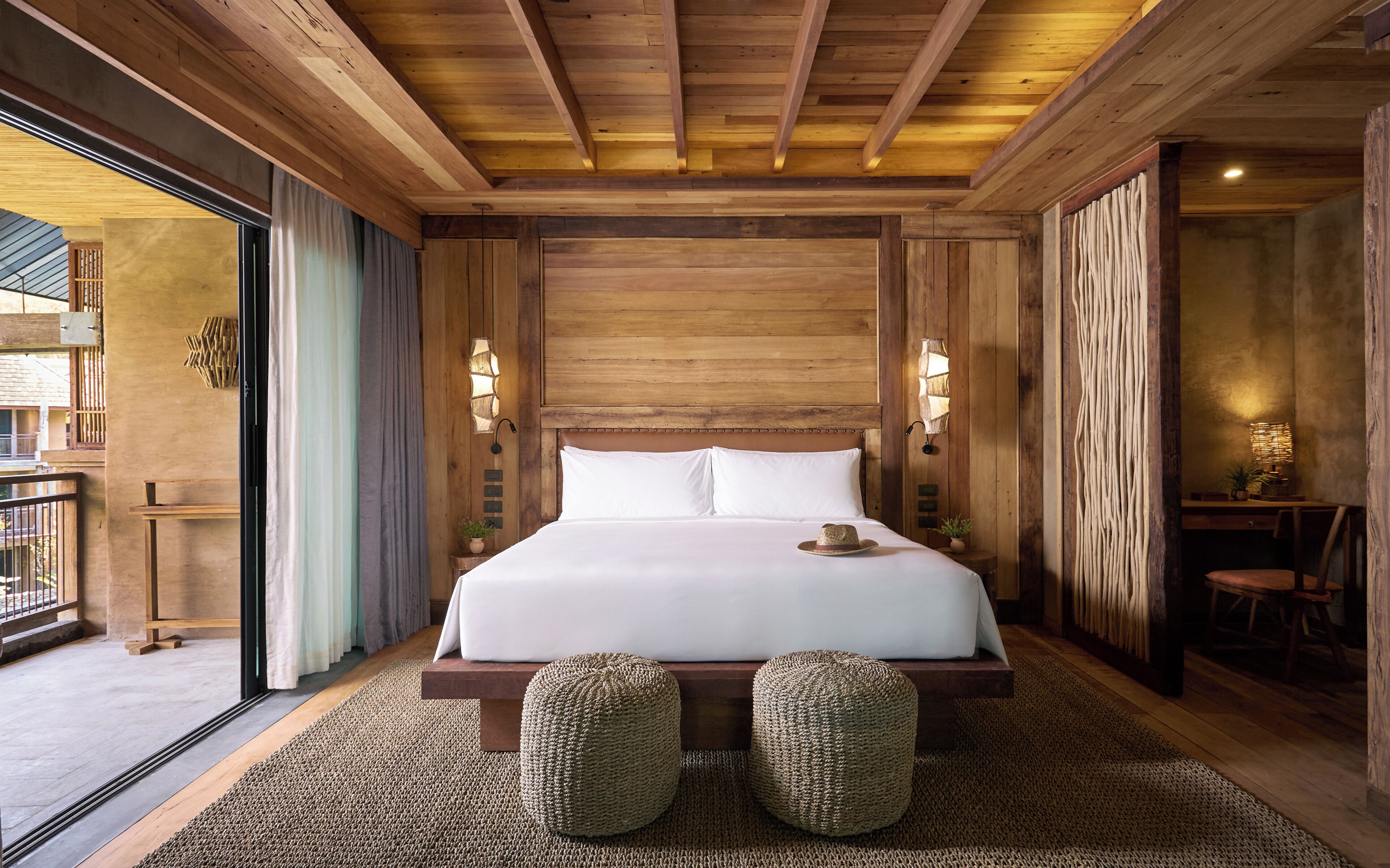 Suite, 1 King Bed, Sea View | Minibar, individually furnished, desk, laptop workspace