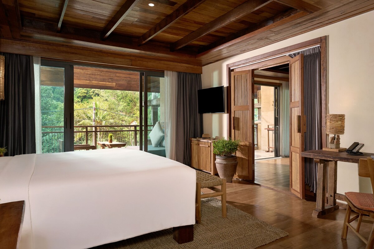 Suite, 2 Bedrooms, City View | Minibar, desk, laptop workspace, blackout drapes
