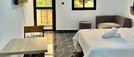 Comfort Studio Suite, Balcony, Bay View | Free WiFi