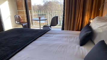 Standard Double Room, Lake View | Soundproofing, free WiFi