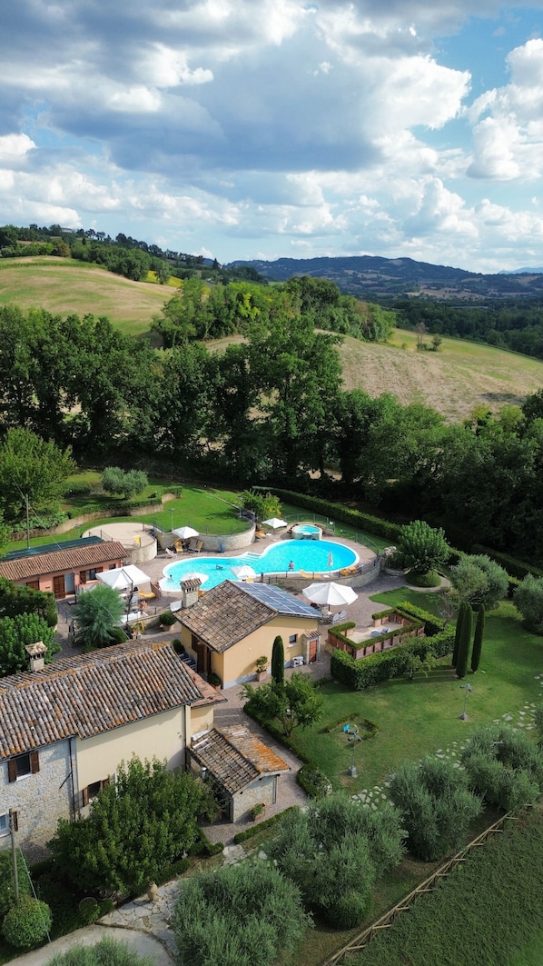 Exterior - Le Fontanelle Country House (Sant'Ippolito)