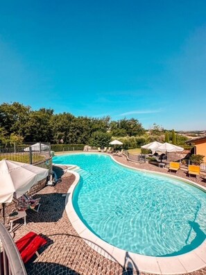 Piscina stagionale all'aperto