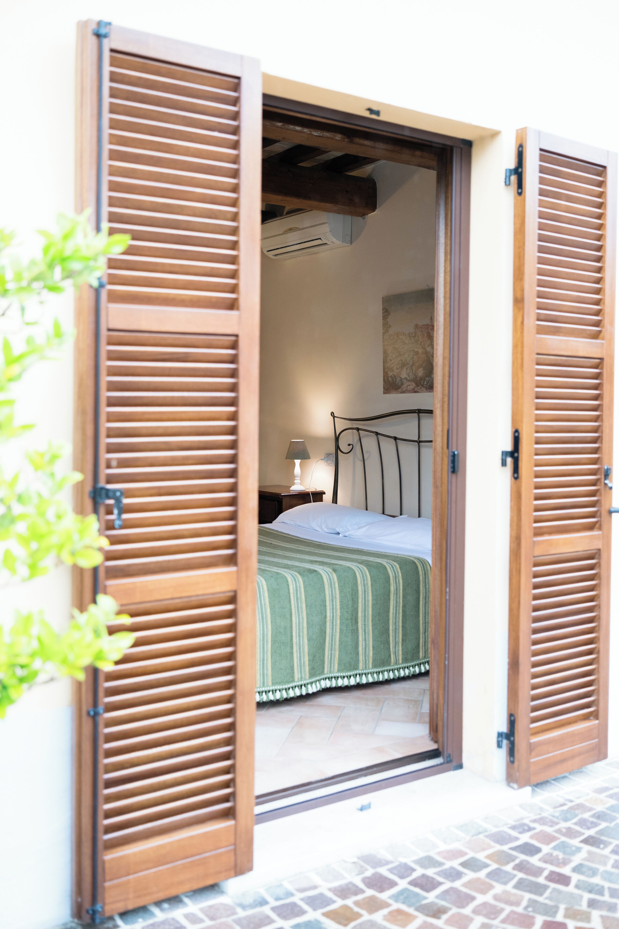 Apartment, Poolblick | Zimmersafe, kostenloses WLAN, Bettwäsche