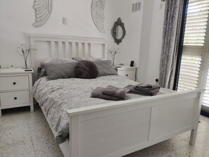 1 bedroom, iron/ironing board, internet, bed sheets