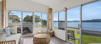 King Tide - Riverfront Holiday Home