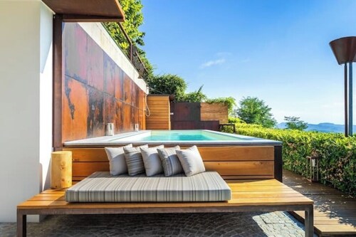 House on the Langhe - Luxury private Pool, Sauna and Jacuzzi