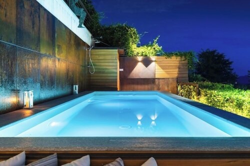 House on the Langhe - Luxury private Pool, Sauna and Jacuzzi