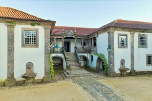 Front of property - Paço de Lanheses (Viana do Castelo)