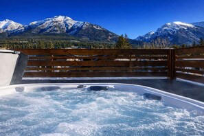 Tina de hidromasaje al aire libre