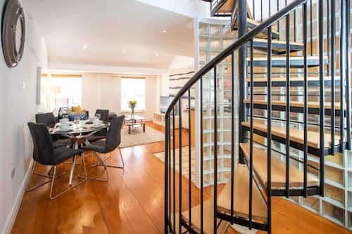 Appartement Deluxe, 2 chambres, cuisine | Aire de séjour | Téléviseur à écran plat