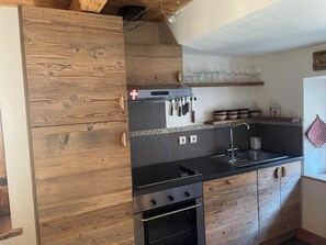 Private kitchen - Rent Apartment in a pretty house in the village of Hauteluce (Hauteluce)