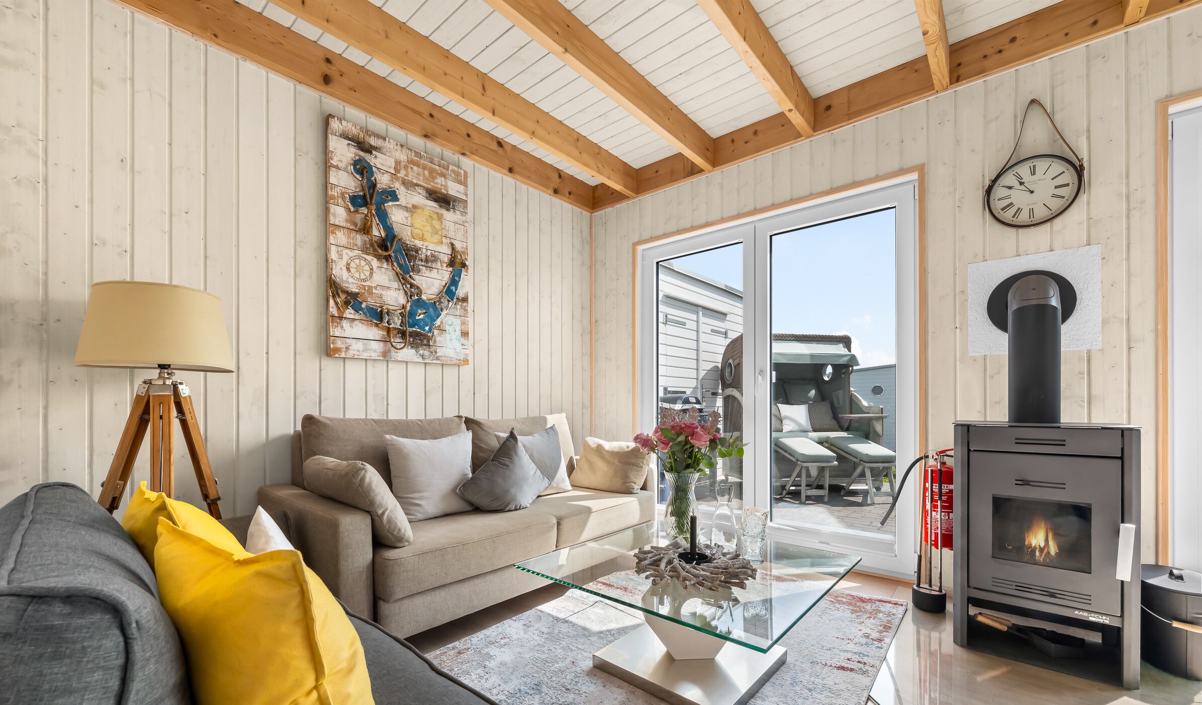 TV, fireplace, DVD player, books