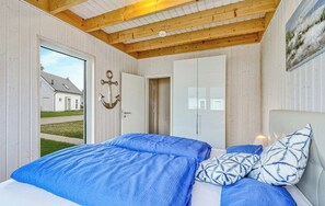 3 bedrooms, iron/ironing board, free WiFi, bed sheets - House Asgard - 2 parking spaces, fireplace, infrared sauna, bathtub, shower, terrace (Olpenitz)