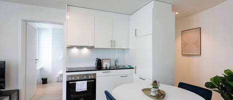 Réfrigérateur, four, plaque de cuisson, lave-vaisselle