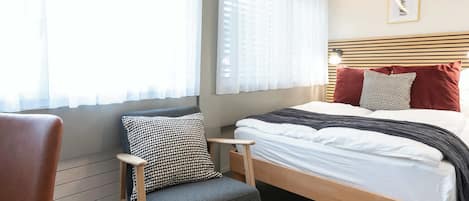 مكواة/لوح كي وواي فاي وملاءات أسرّة