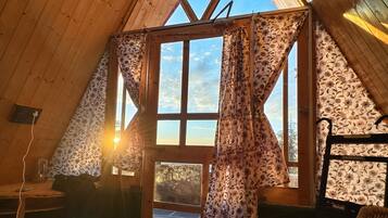 Cabane Confort, balcon, vue montagne