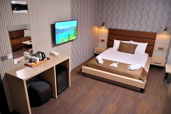 1 bedroom, free minibar items, individually decorated