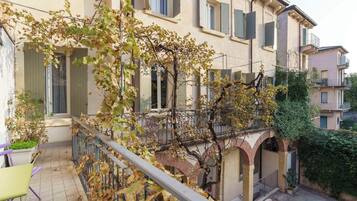 One-Bedroom Apartment with Balcony | Balkon