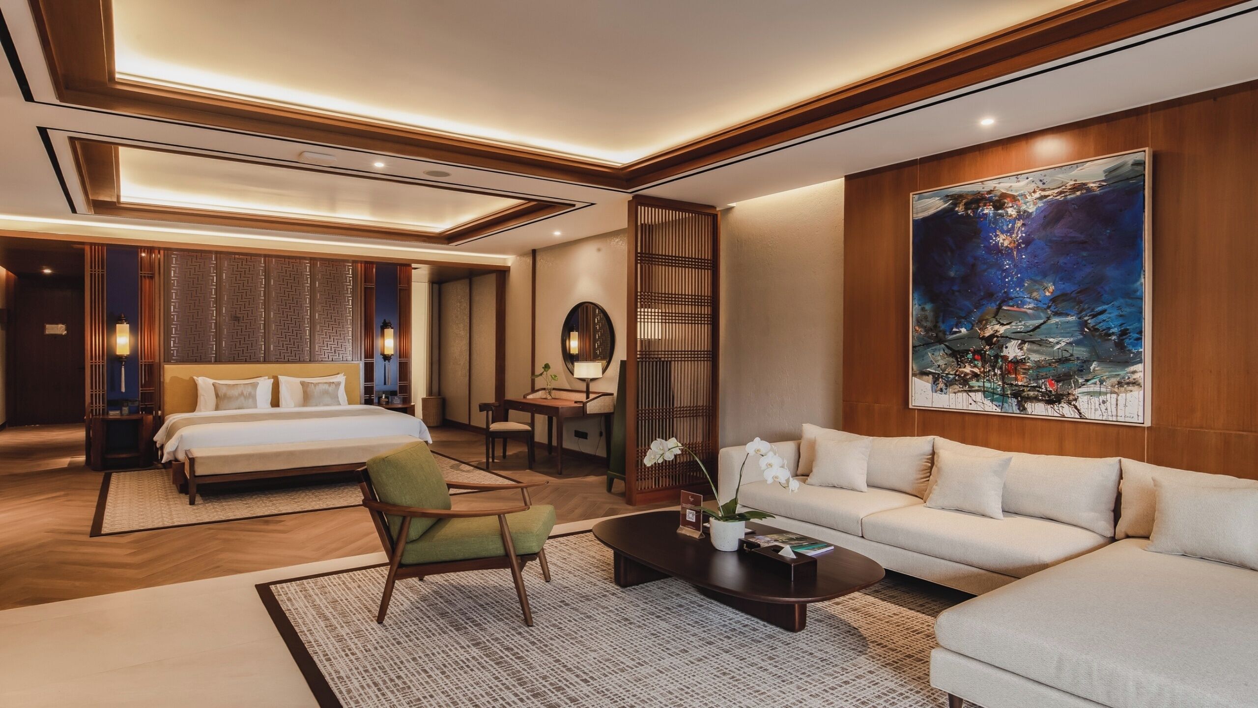 In-room safe, desk, laptop workspace, free WiFi
