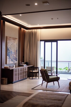 TV - Plataran Puncak Suites (Cisarua)