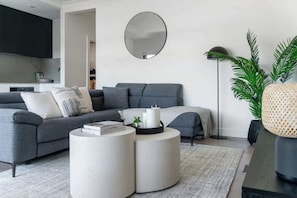 TV, stereo, offices