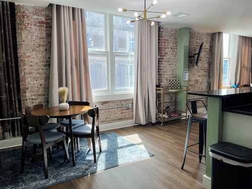 A vibrantly vintage experience boasting modern luxuries.