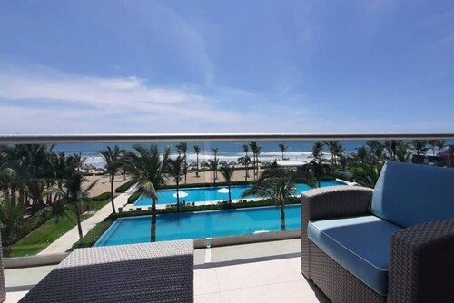 Peninsula  Charming and luxury apartment on the beach, with beautiful ocean view
