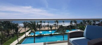 Peninsula  Charming and luxury apartment on the beach, with beautiful ocean view
