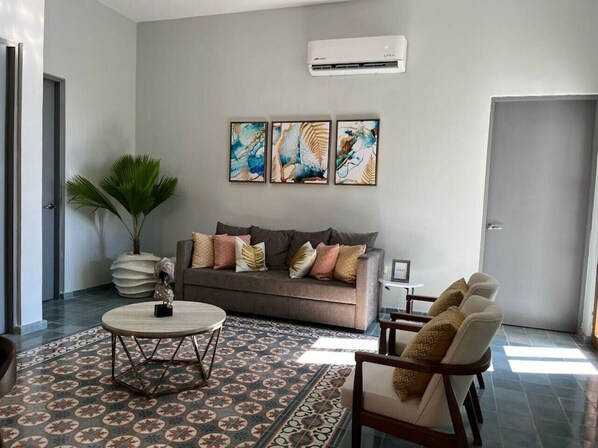 TV - CASA VICTORIA Exclusive and unique apartment in the Historic Center (Mazatlán)