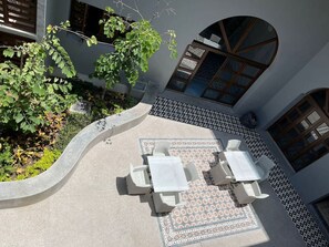 Outdoor dining - CASA VICTORIA Exclusive and unique apartment in the Historic Center (Mazatlán)