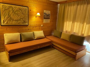 TV - Ski-in ski-out apartment with balcony and WIFI (Plagne Bellecôte)