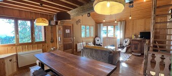 Rustic chalet in Pra-Loup for 10, large terrace & equipped kitchen