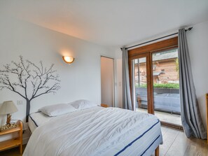 3 bedrooms, free WiFi, bed sheets - Morzine: Apartment for 8 with parking and WIFI near the center (Morzine)