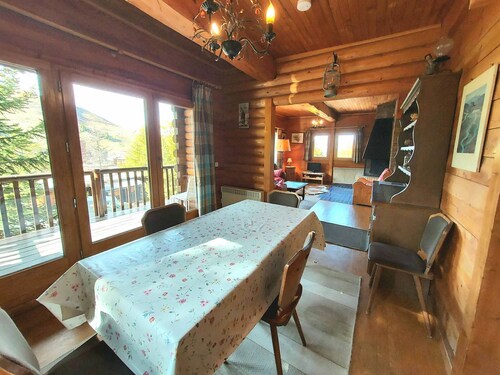 Spacious chalet - 3 bedrooms, slope view, private garage