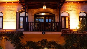 Unclassified image, 2 of 33, button - Tudyahan 1874 Hotel (Gaziantep)