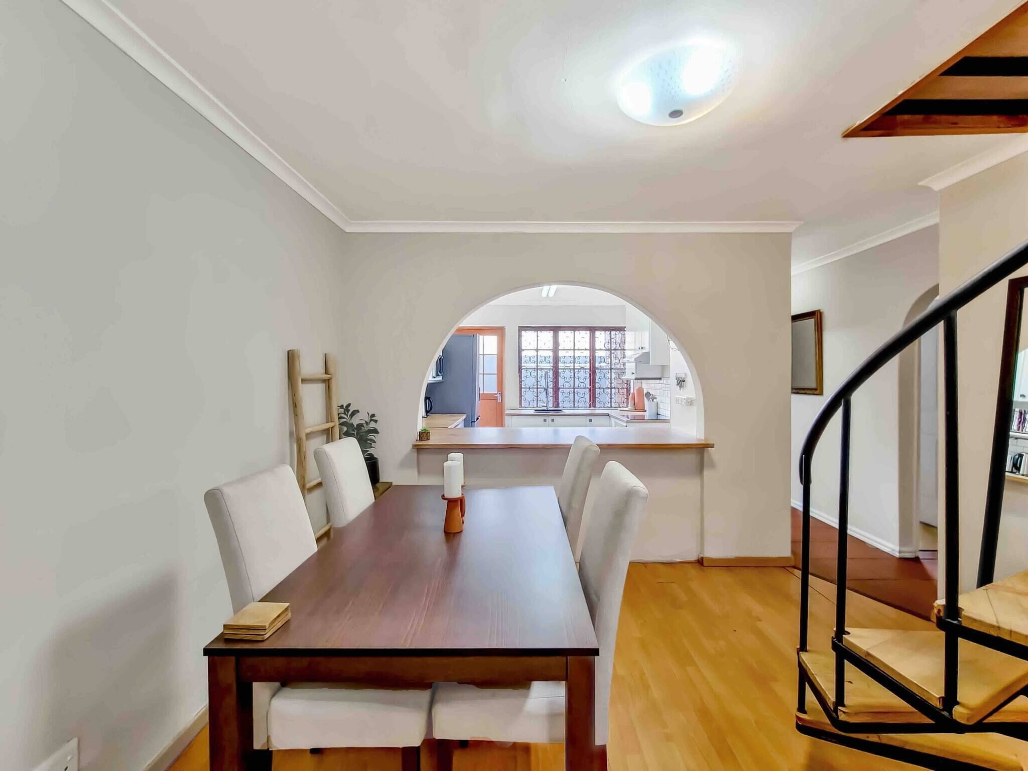 Appartement, 3 chambres, patio | Coin séjour