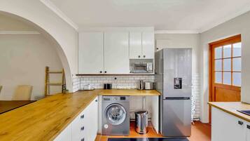 Appartement, 3 chambres, patio | Intérieur