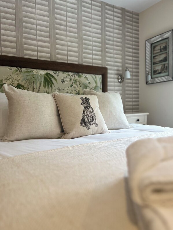 واي فاي مجانًا وملاءات أسرّة