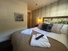 Cosy Room | Free WiFi, bed sheets