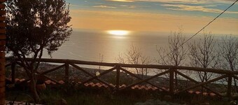 The Valley of the Cherries is a farmhouse that overlooks the sea